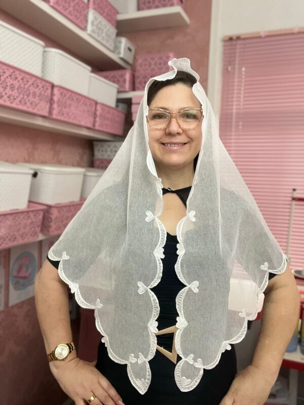 Bordado em Cornelly com linha de seda no ponto corrente #42