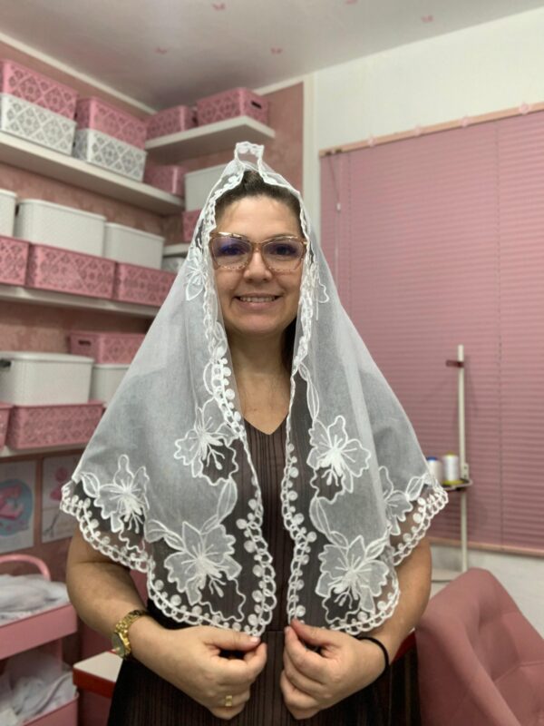 Bordado em Cornnely na linha de seda no ponto corrente #53